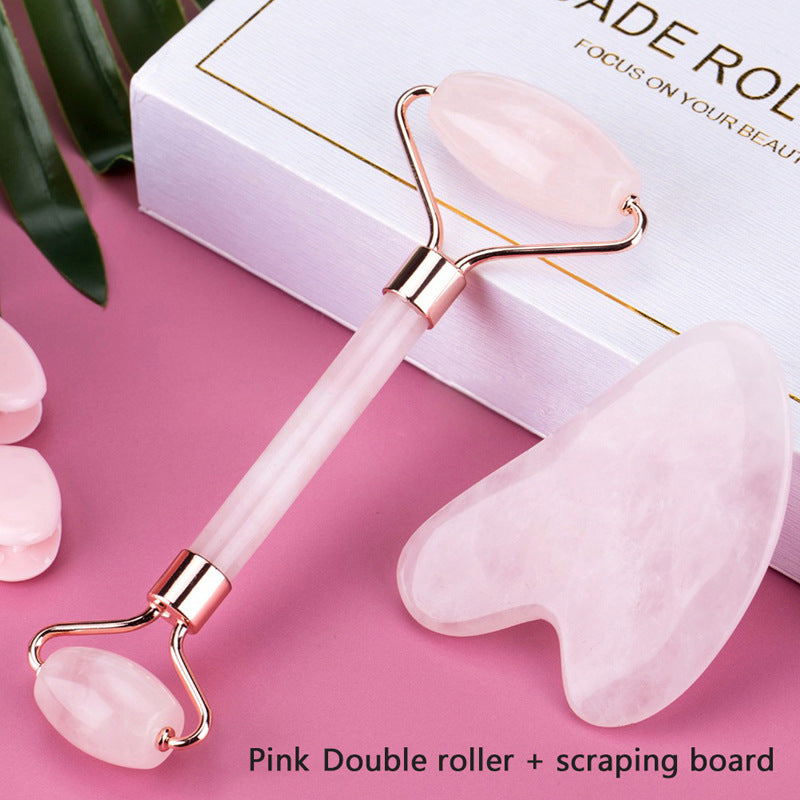 Gua Sha en quartz rose naturel pour massage facial anti-âge et relaxation